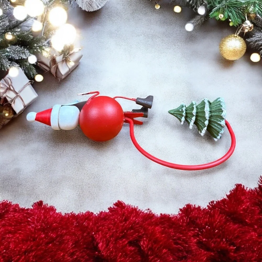 Metal‎ Santa C-Shaped Christmas Ornament With A Christmas Tree 6